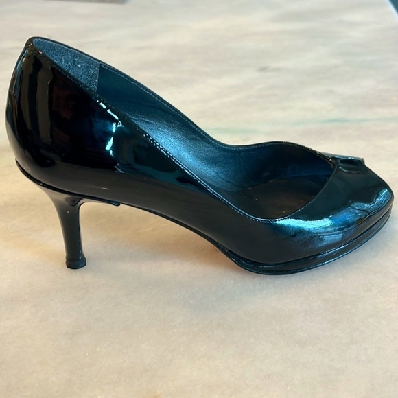 Stuart Weitzman Black Patent Leather Heels Pumps Size Small Platform Pee… - Picture 5 of 5
